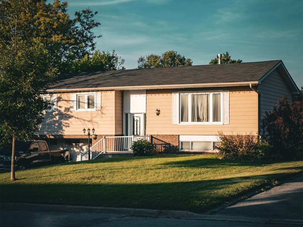 Single-story home with a new asphalt shingle roof